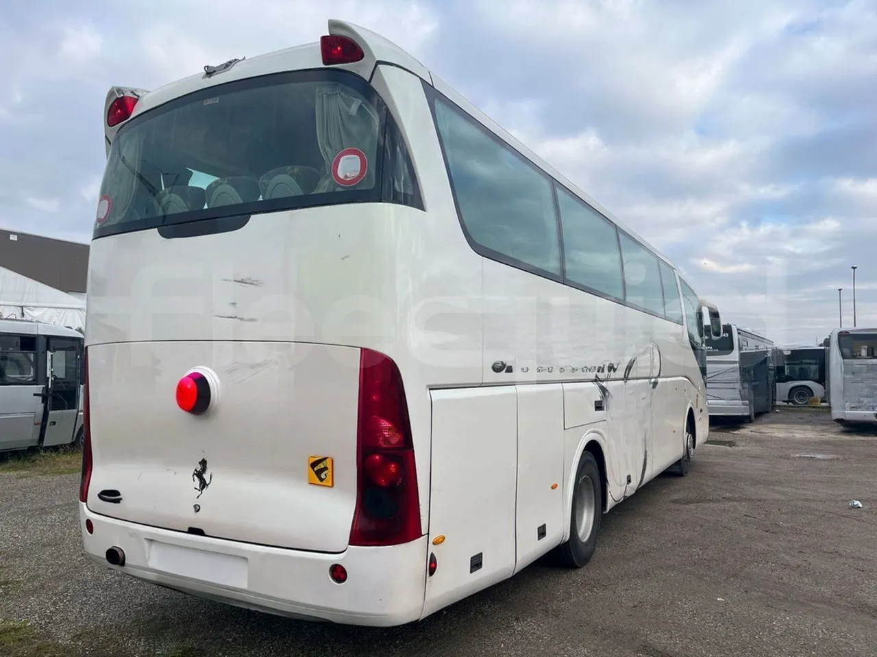 Scania Irizar K124EB / Euro 3 - 309 Kw - 12 Mt - 3/4 right rear doors closed