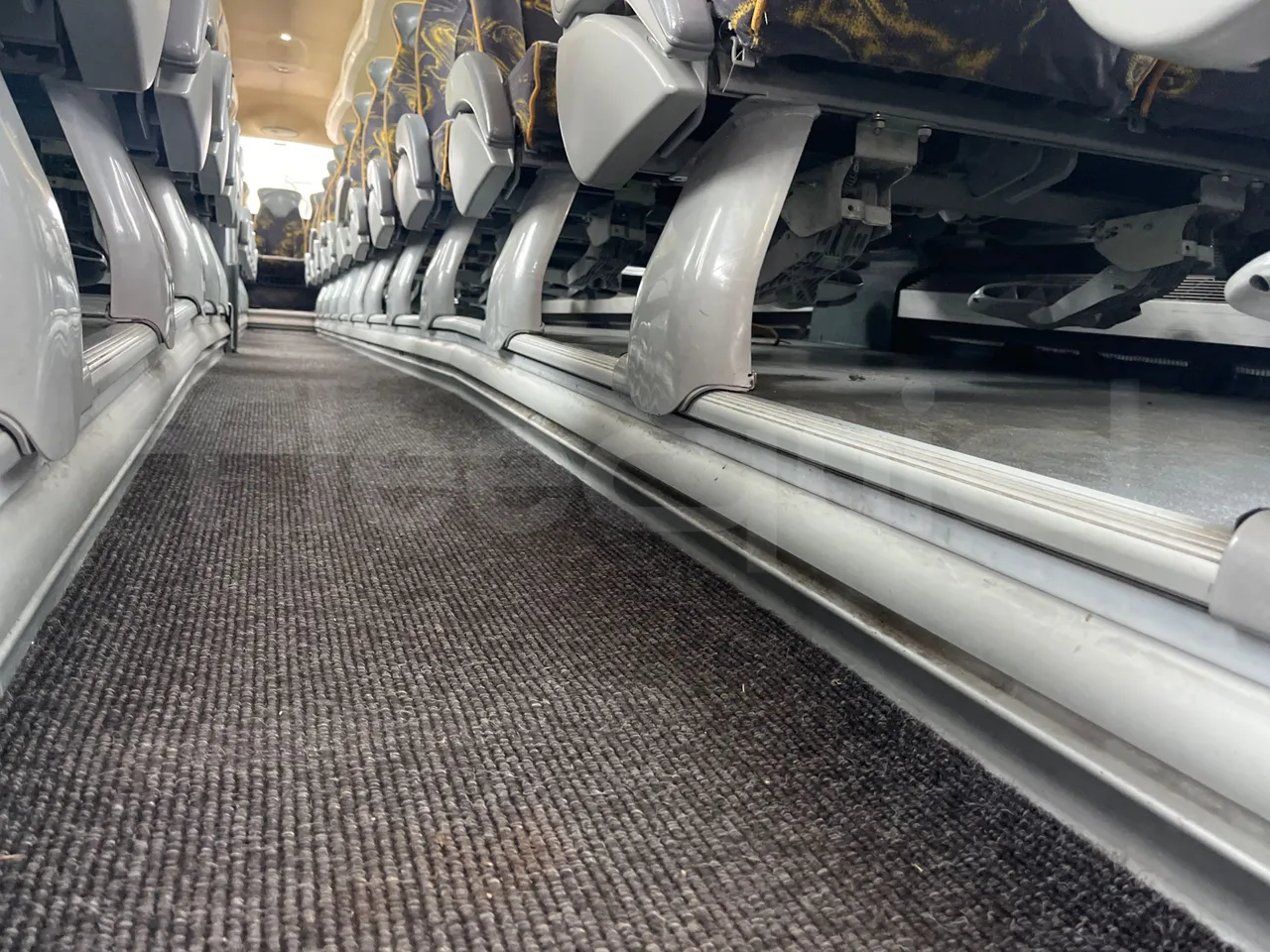 Scania Irizar K124EB / Euro 3 - 309 Kw - 12 Mt - seat brackets photo