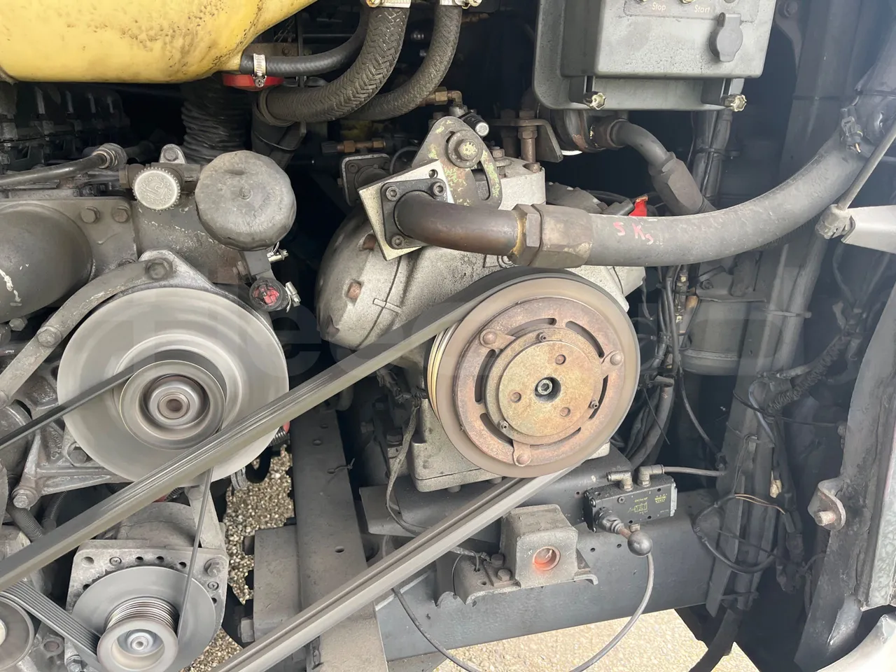 Scania Irizar K124EB / Euro 3 - 309 Kw - 12 Mt - air conditioning compressor