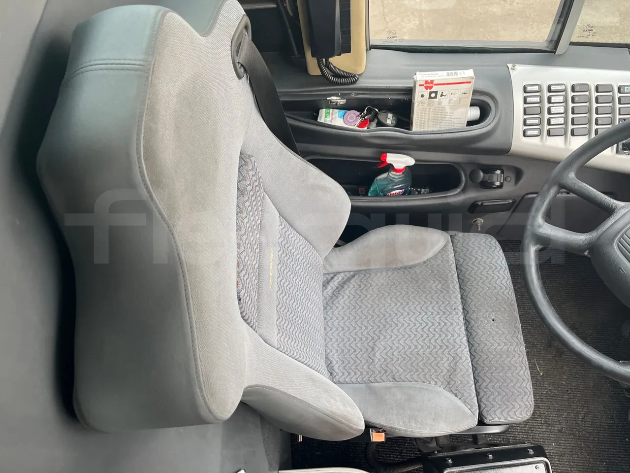 Scania Irizar K124EB / Euro 3 - 309 Kw - 12 Mt - driver's seat photo