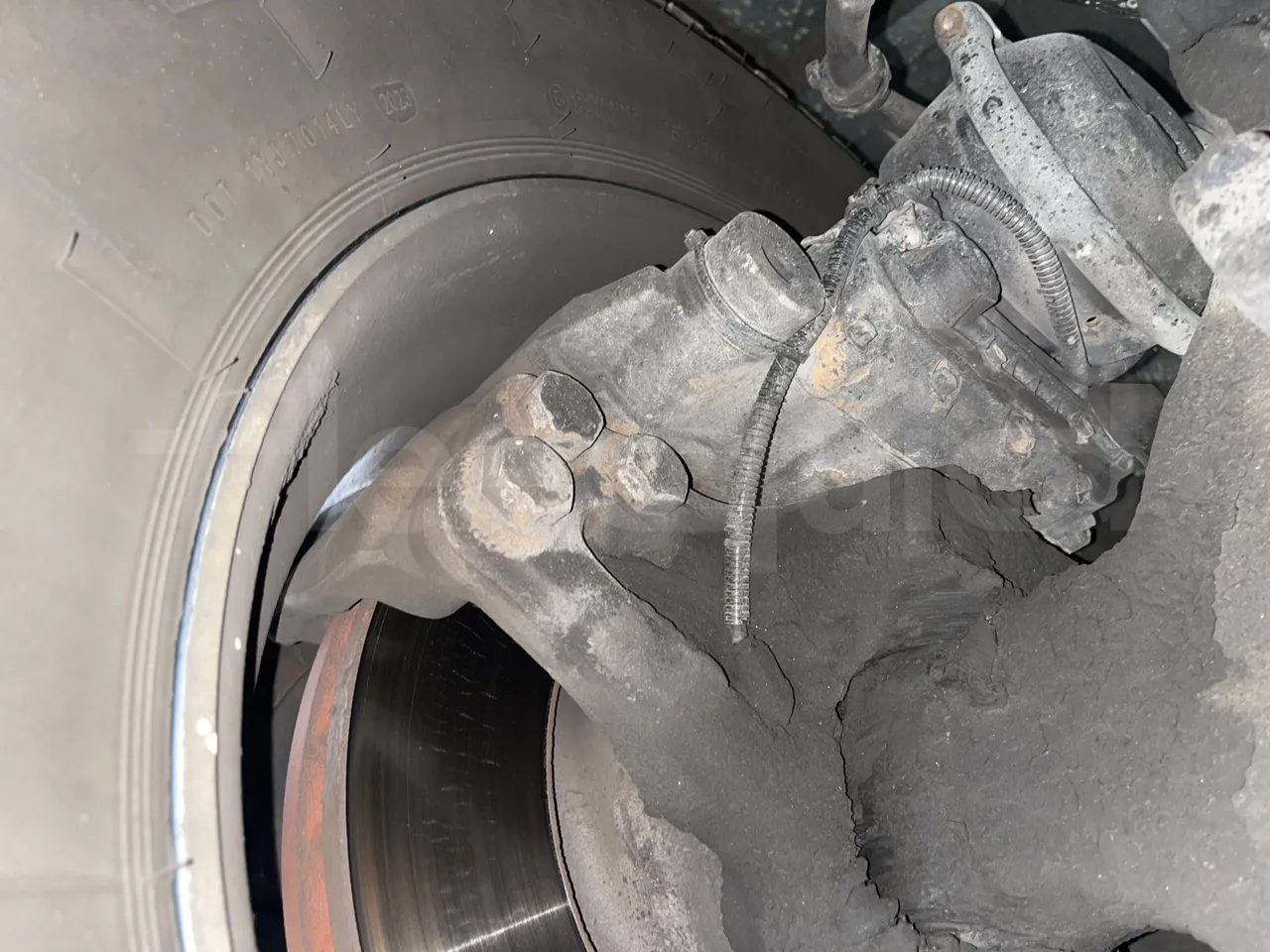 Scania Irizar K124EB / Euro 3 - 309 Kw - 12 Mt - front brake calipers right