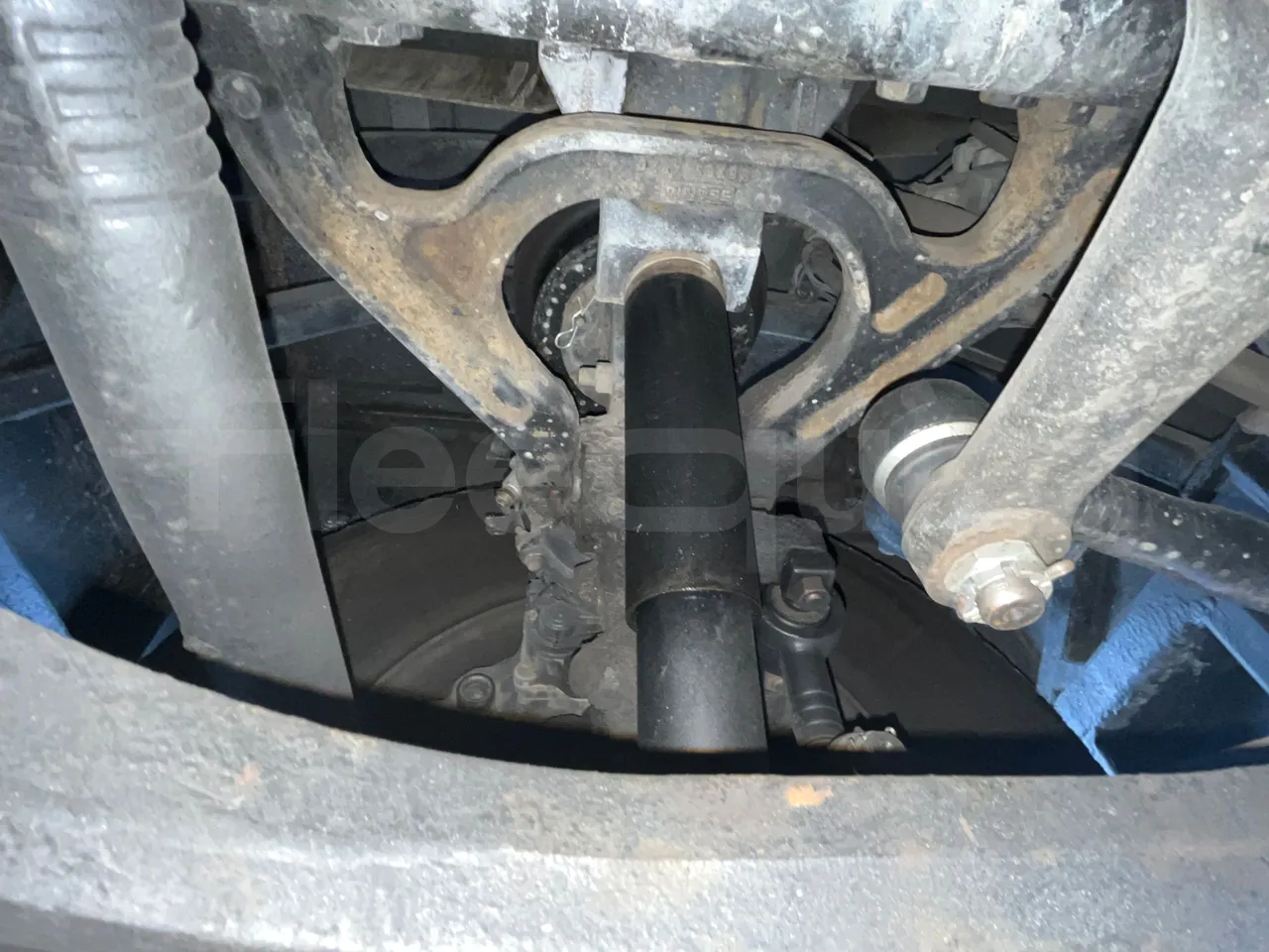 Scania Irizar K124EB / Euro 3 - 309 Kw - 12 Mt - front shock absorbers left