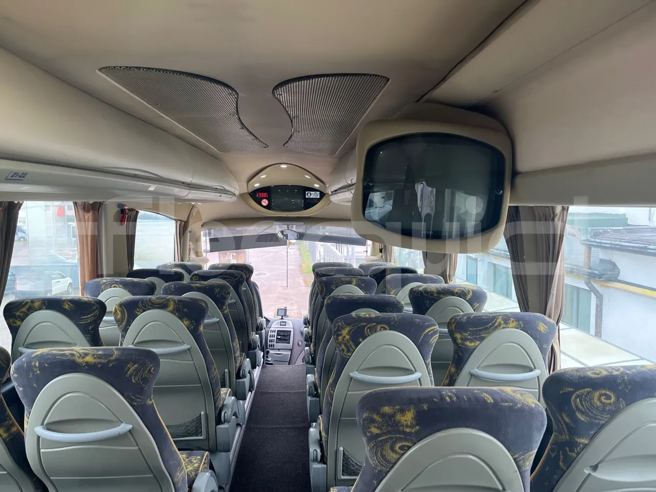 Scania Irizar K124EB / Euro 3 - 309 Kw - 12 Mt - monitor detail photo