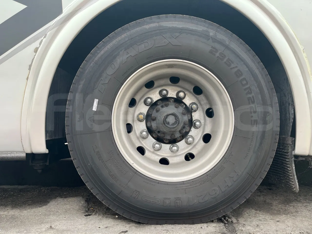 Scania Irizar K124EB / Euro 3 - 309 Kw - 12 Mt - rear left tire photo