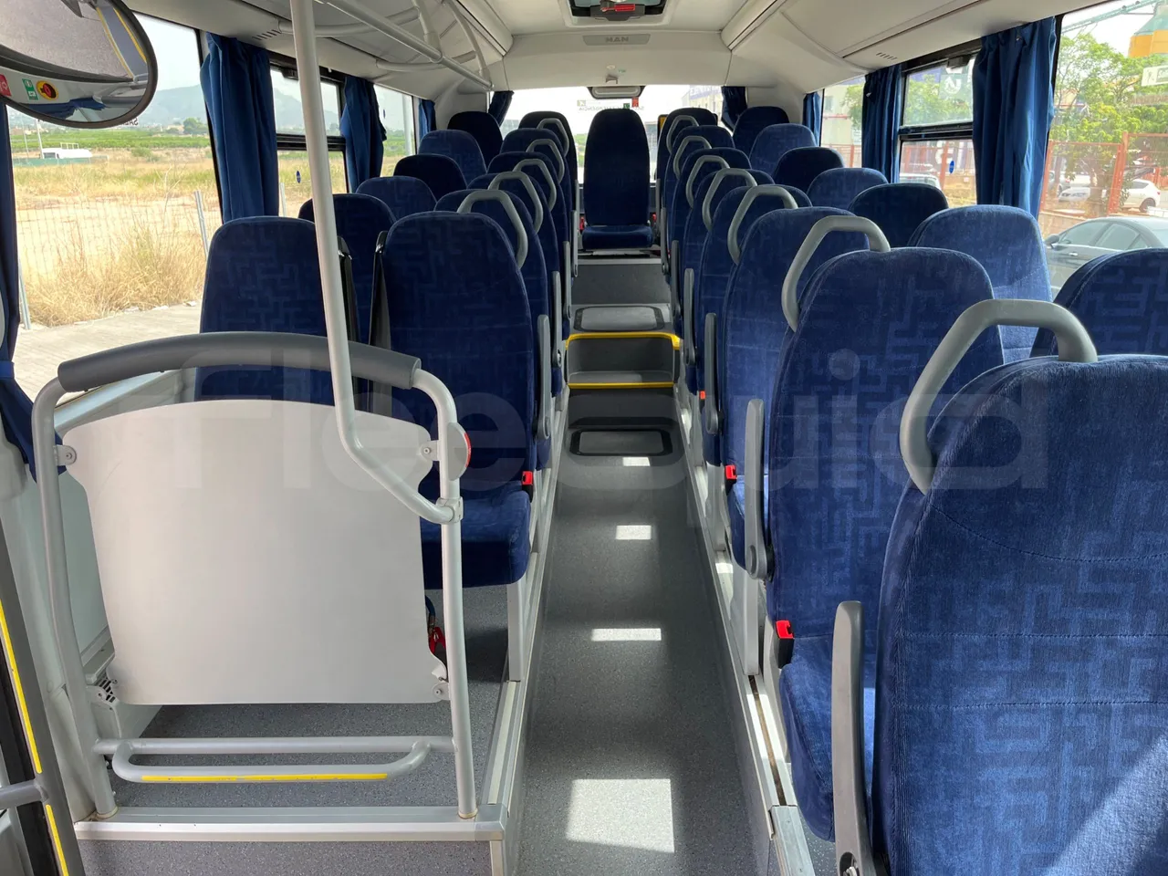 Man Lion's Intercity B.2007.46.008/ Euro 6 - 213 Kw - 12.280 Mt - reverse view middle aisle