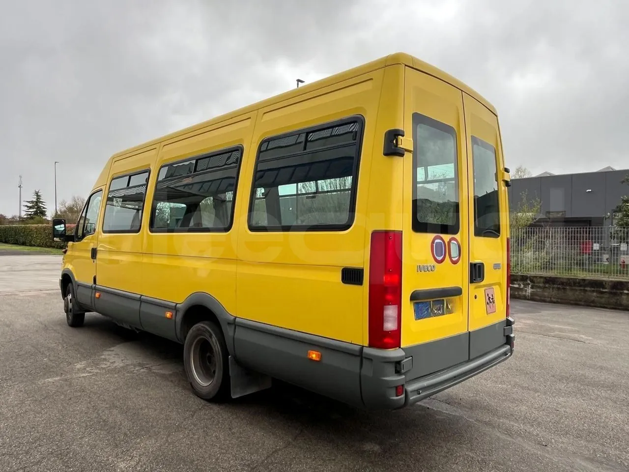Iveco Daily A40C/26 - EUR3 - 92kW - 6.948m - 3/4 left rear side