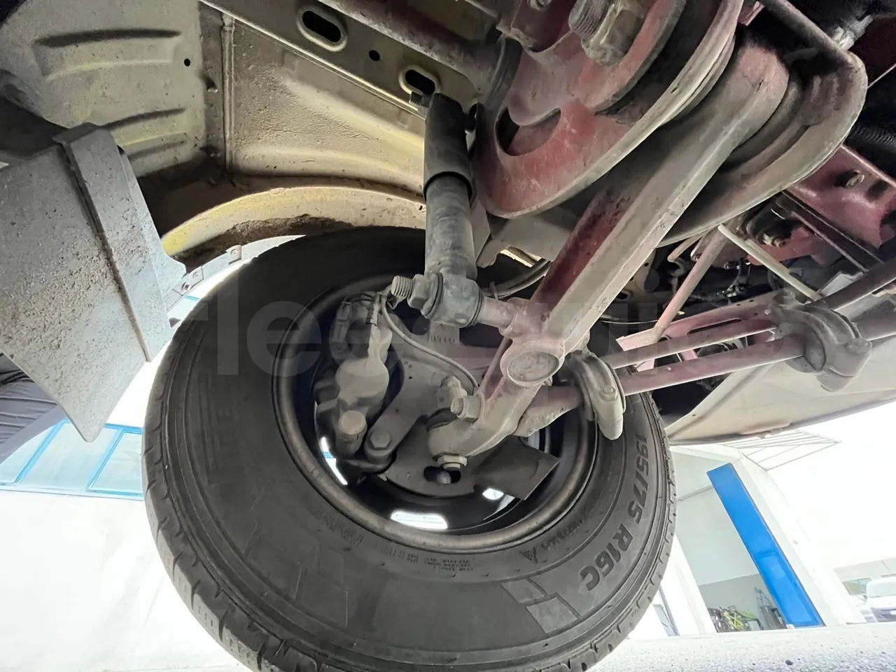 Iveco Daily A40C/26 - EUR3 - 92kW - 6.948m - front brake calipers right