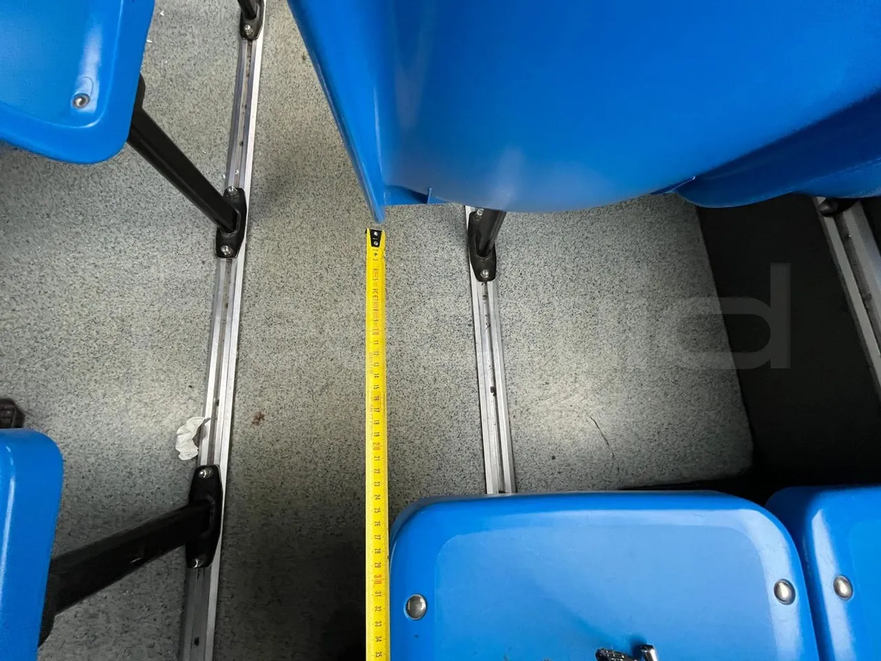 Iveco Daily A40C/26 - EUR3 - 92kW - 6.948m - table detail photo
