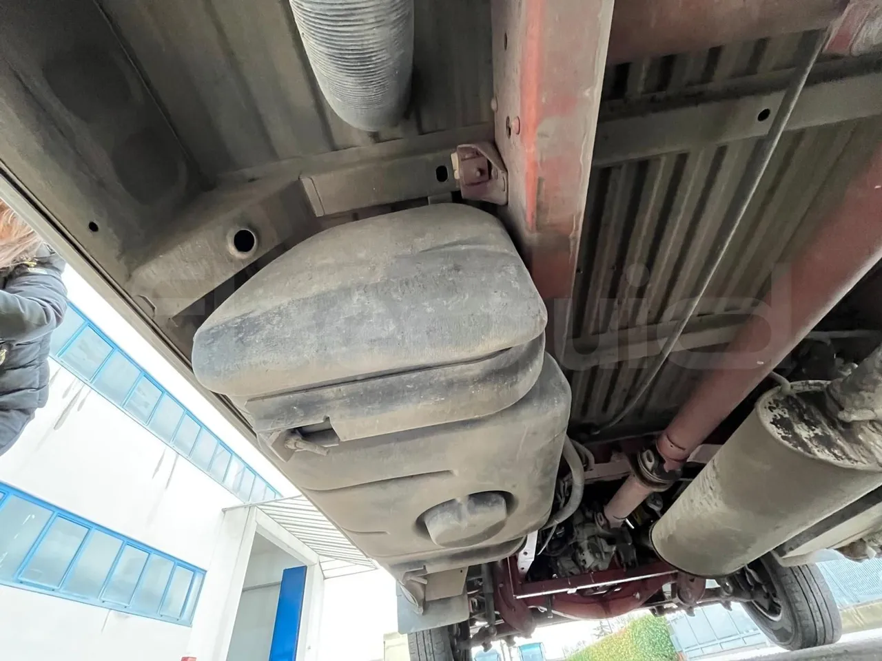 Iveco Daily A40C/26 - EUR3 - 92kW - 6.948m - front axle central