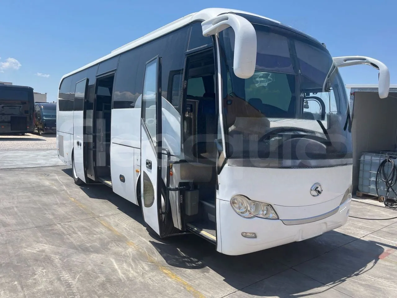 King Long XMQ6900 XMQ6900/ Euro 6 - 204 Kw - 8,995 Mt - 3/4 front right doors (mandatory for bus to scrap)
