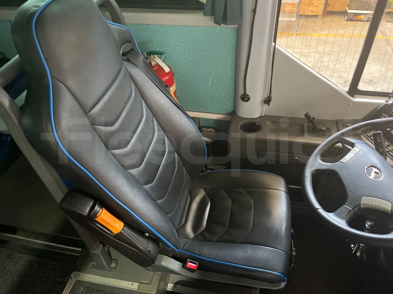 King Long XMQ6900 XMQ6900/ Euro 6 - 204 Kw - 8,995 Mt - driver's seat photo (mandatory for bus to scrap)