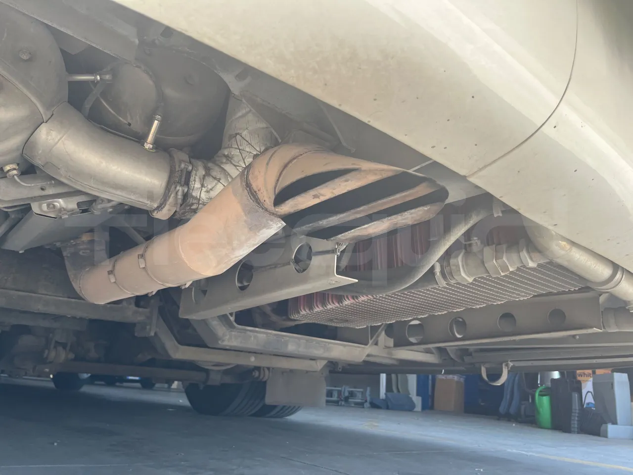 King Long XMQ6900 XMQ6900/ Euro 6 - 204 Kw - 8,995 Mt - exhaust photo