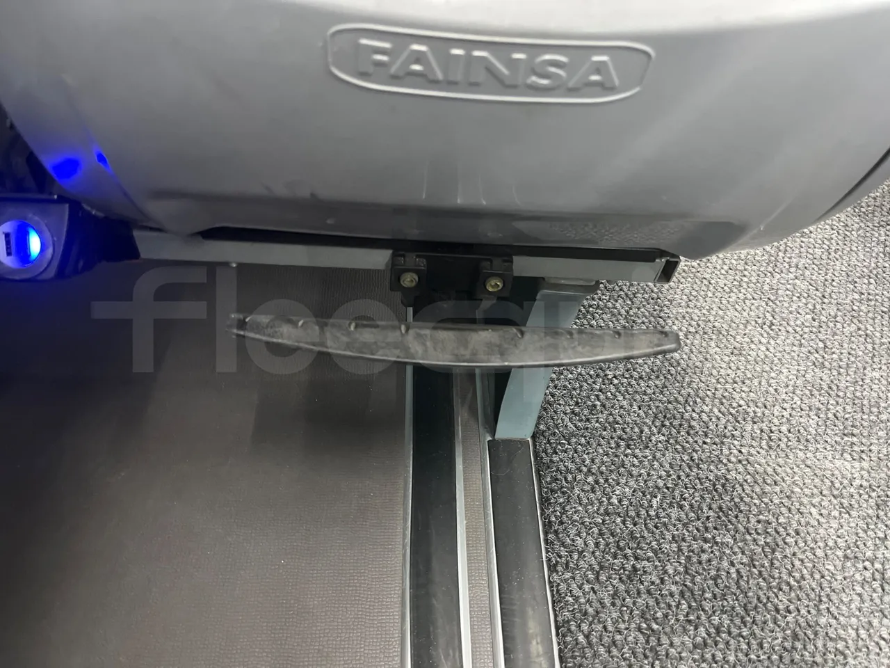 King Long XMQ6900 XMQ6900/ Euro 6 - 204 Kw - 8,995 Mt - footrest detail photo