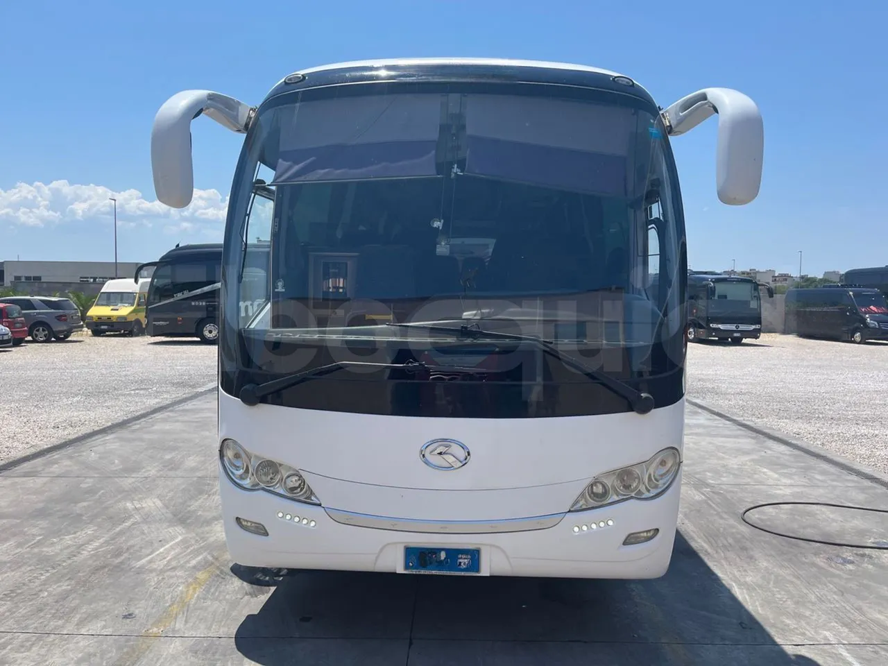 King Long XMQ6900 XMQ6900/ Euro 6 - 204 Kw - 8,995 Mt - front photo