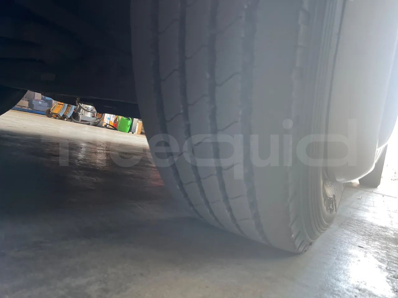 King Long XMQ6900 XMQ6900/ Euro 6 - 204 Kw - 8,995 Mt - tread condition front tires right