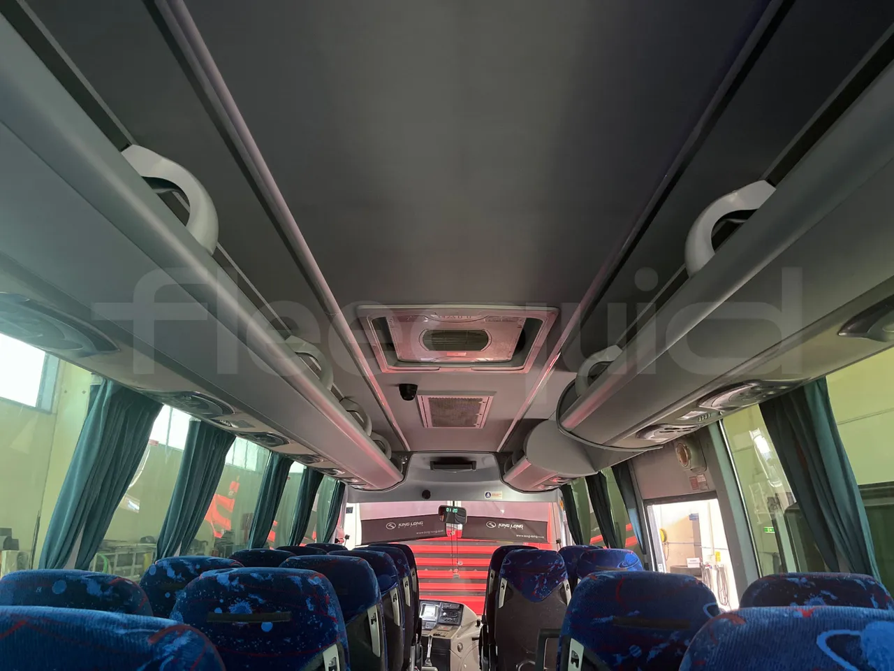 King Long XMQ6900 XMQ6900/ Euro 6 - 204 Kw - 8,995 Mt - overhead compartments photo