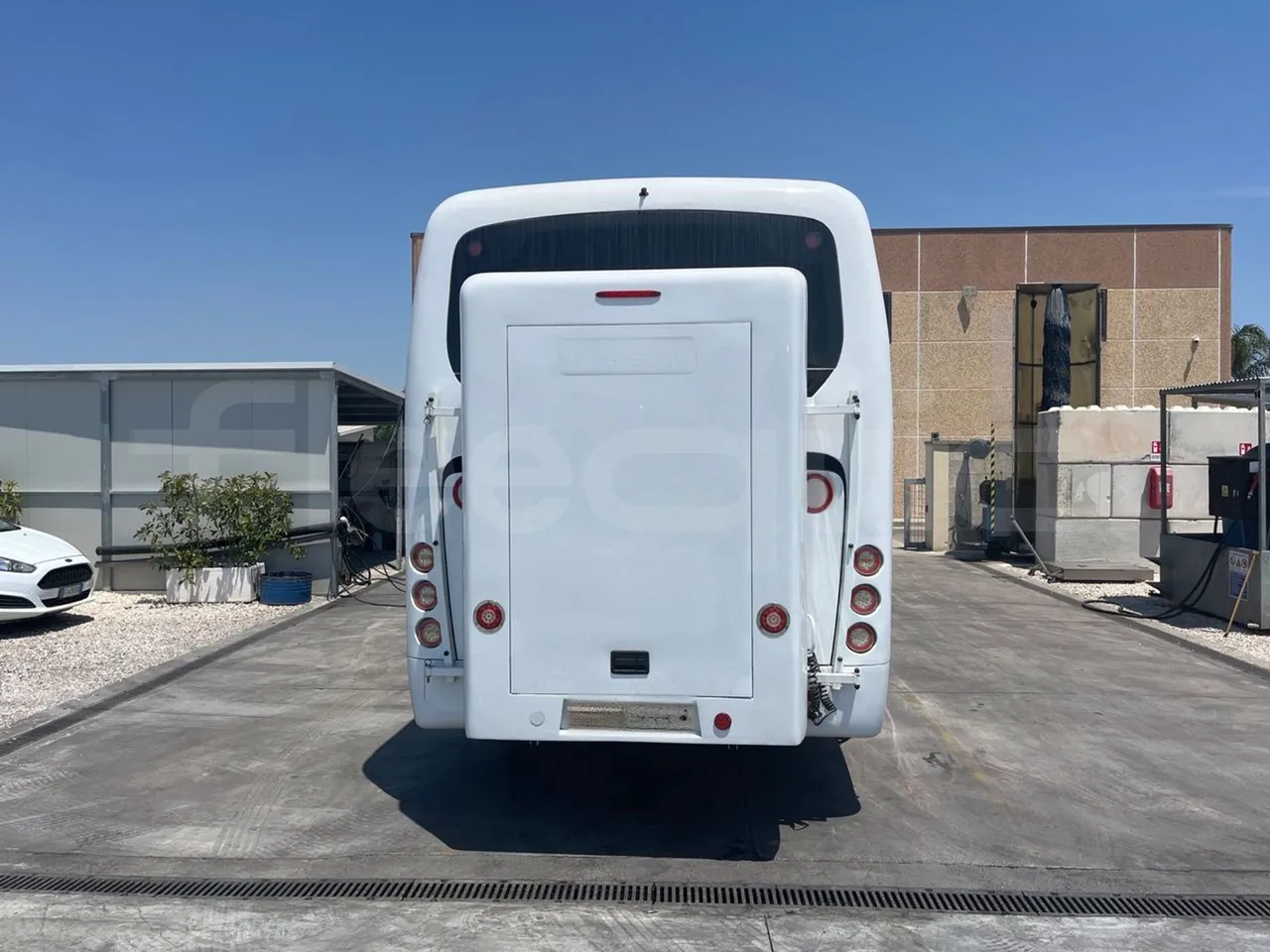 King Long XMQ6900 XMQ6900/ Euro 6 - 204 Kw - 8,995 Mt - rear hatch closed