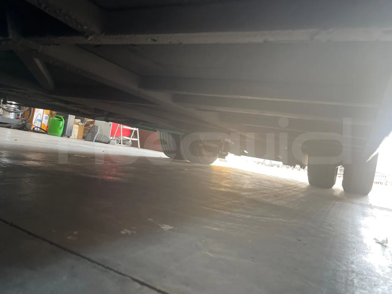 King Long XMQ6900 XMQ6900/ Euro 6 - 204 Kw - 8,995 Mt - central undercarriage photo