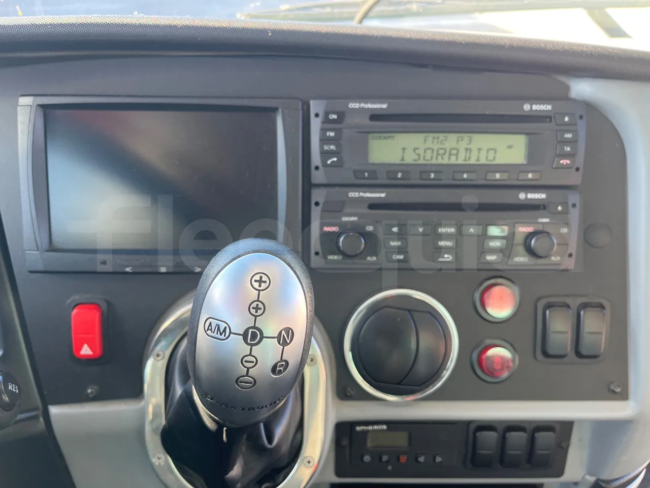 Van Hool Astromega TDX27 - EUR6 - 375kW - 14.105m - radio accessories photo