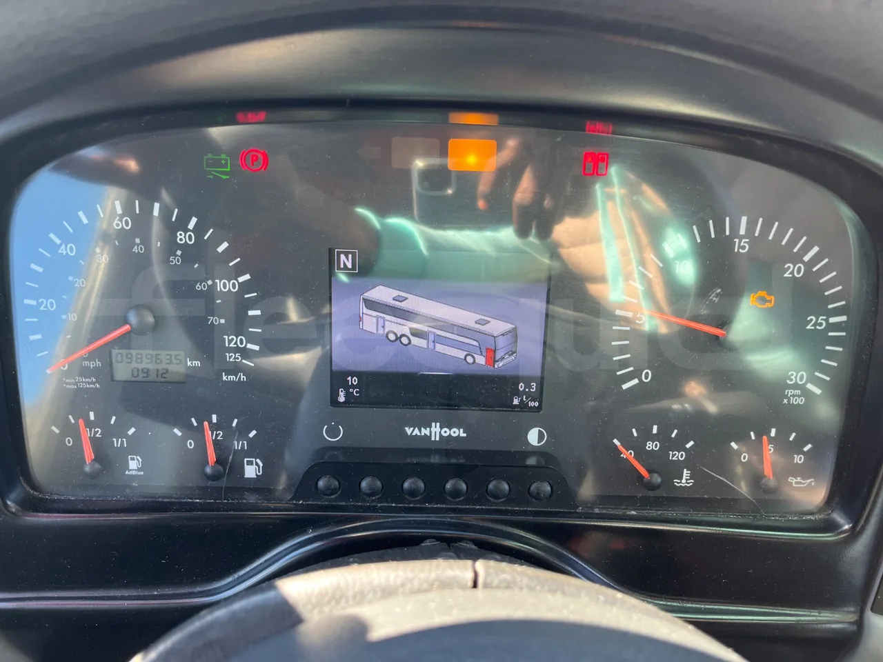 Van Hool Astromega TDX27 - EUR6 - 375kW - 14.105m - dashboard lights on