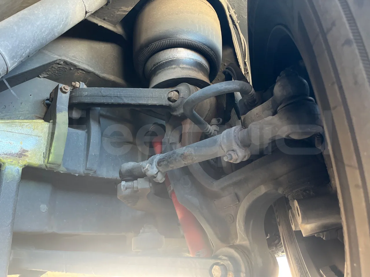 Van Hool Astromega TDX27 - EUR6 - 375kW - 14.105m - front shock absorbers left