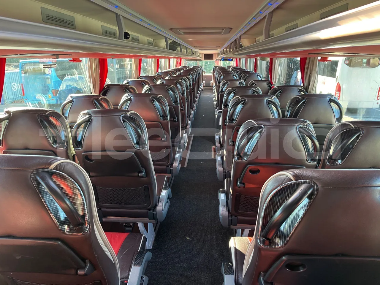 Van Hool Astromega TDX27 - EUR6 - 375kW - 14.105m - forward view middle aisle