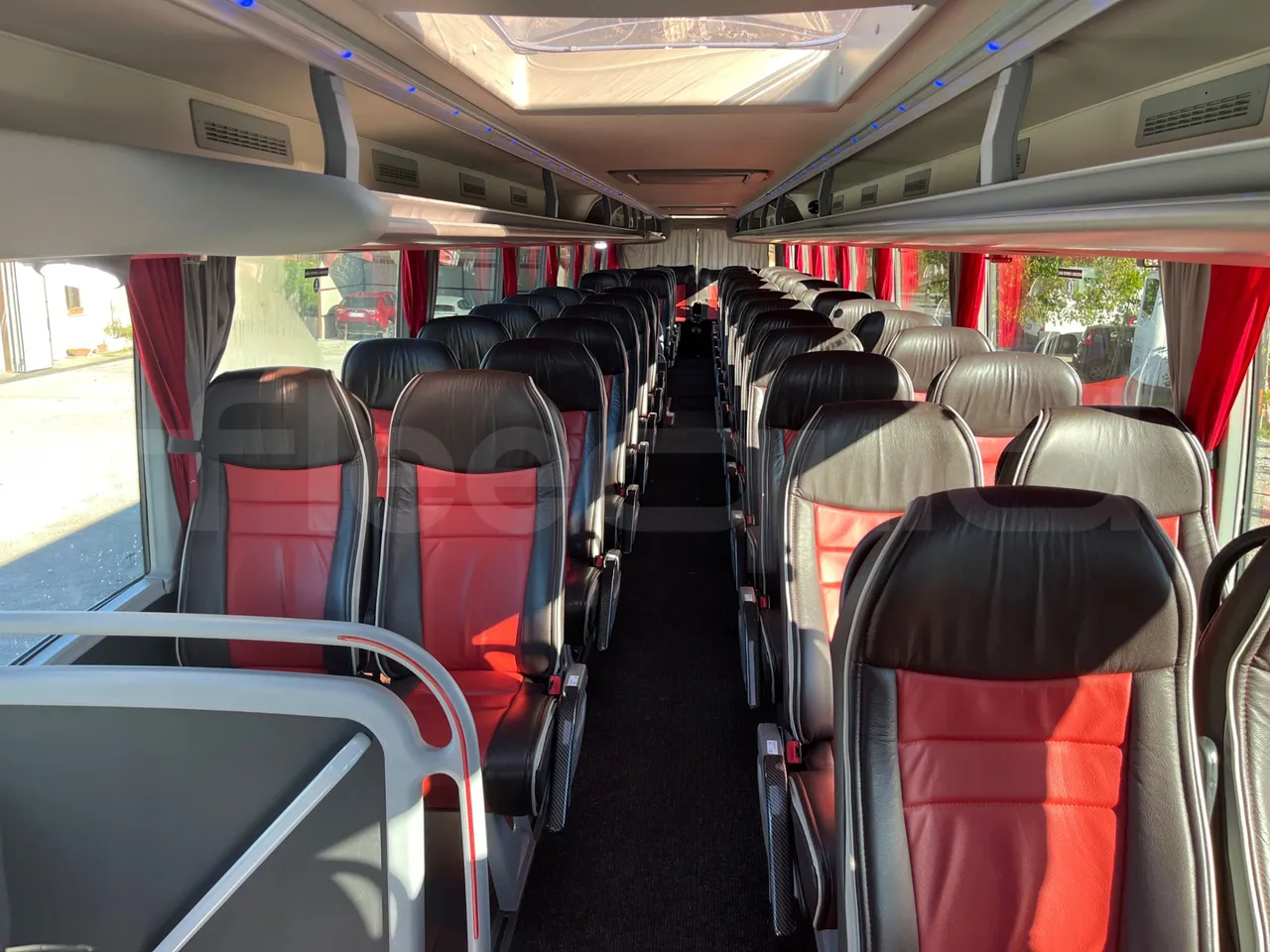 Van Hool Astromega TDX27 - EUR6 - 375kW - 14.105m - reverse view middle aisle