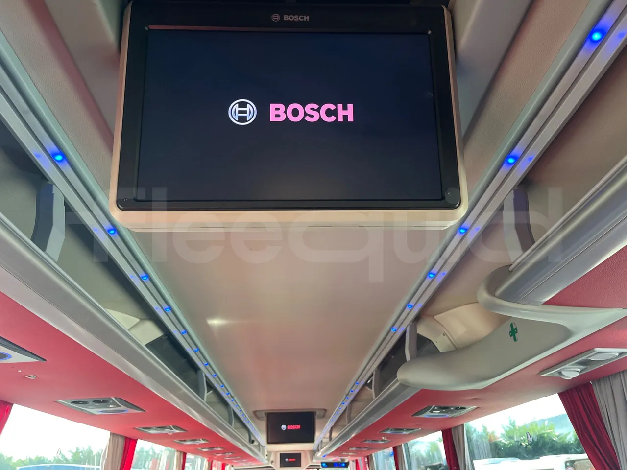 Van Hool Astromega TDX27 - EUR6 - 375kW - 14.105m - monitor detail photo