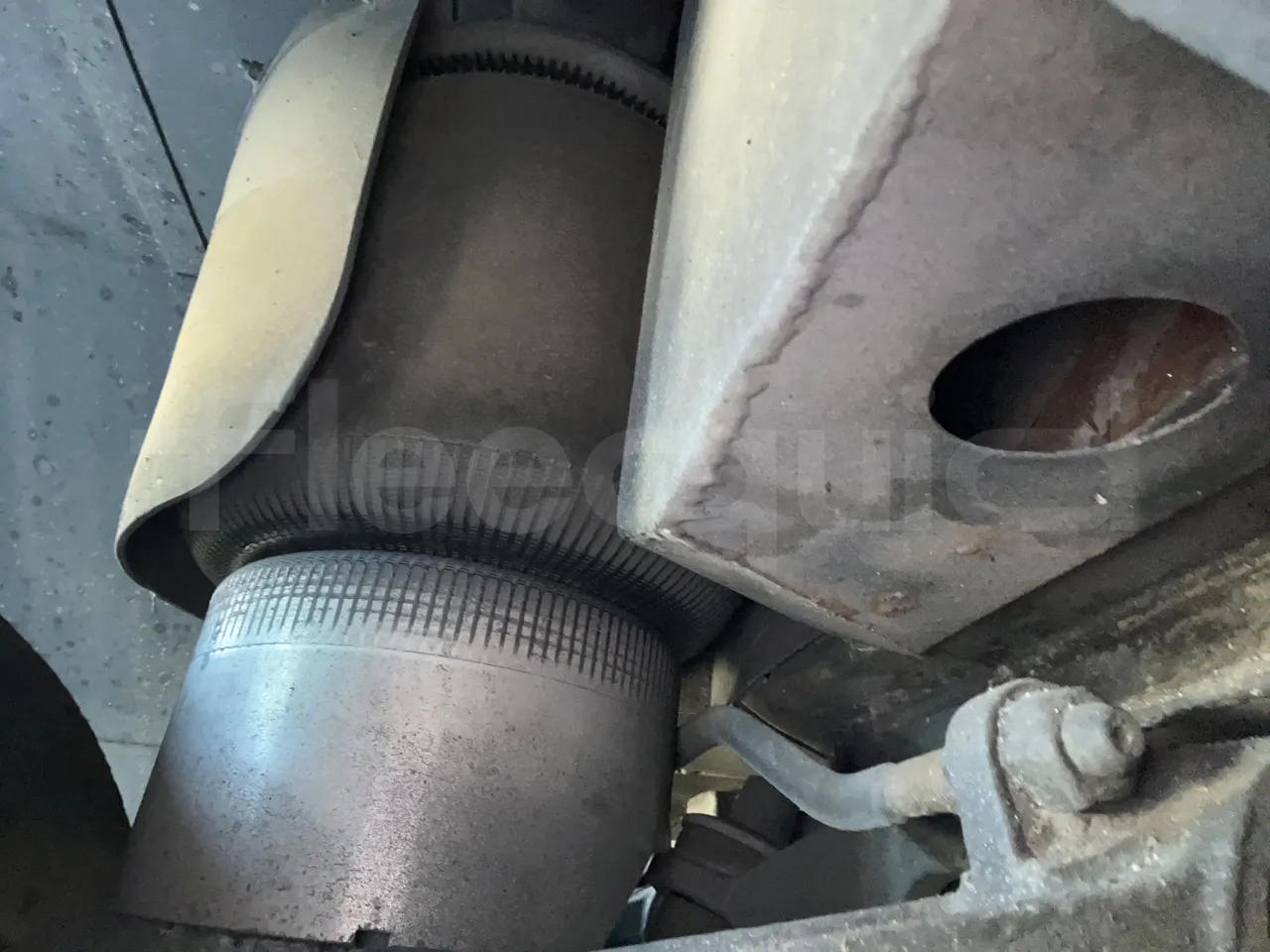 Van Hool Astromega TDX27 - EUR6 - 375kW - 14.105m - axel 3 shock absorbers 1 left