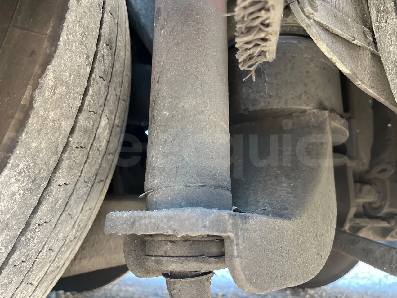 Van Hool Astromega TDX27 - EUR6 - 375kW - 14.105m - axle 2 shock absorbers 1 left