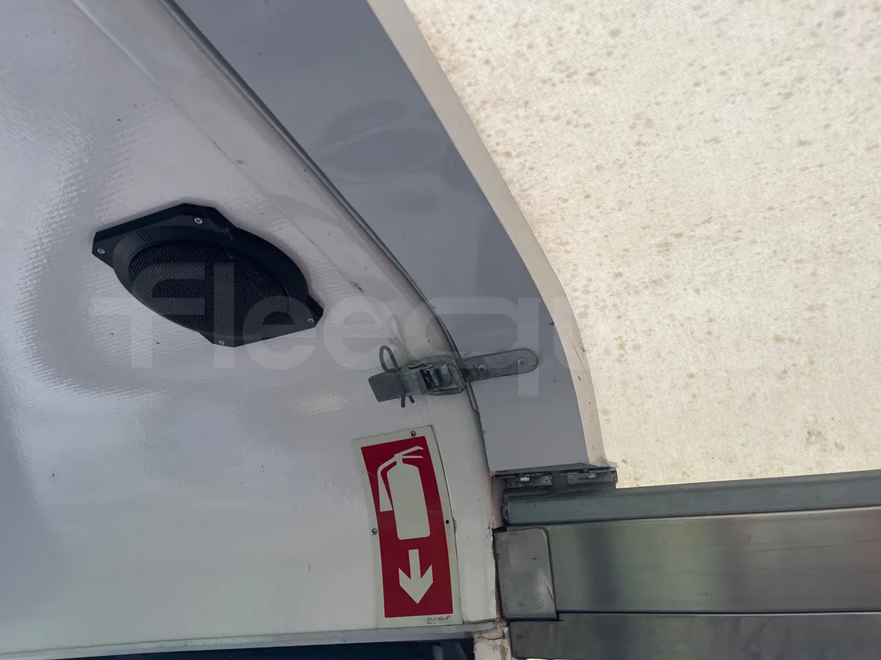 Salvador Caetano Optimo Cabrio BB50L - EUR3 - 100kW - 7.586m - roof hatch 3