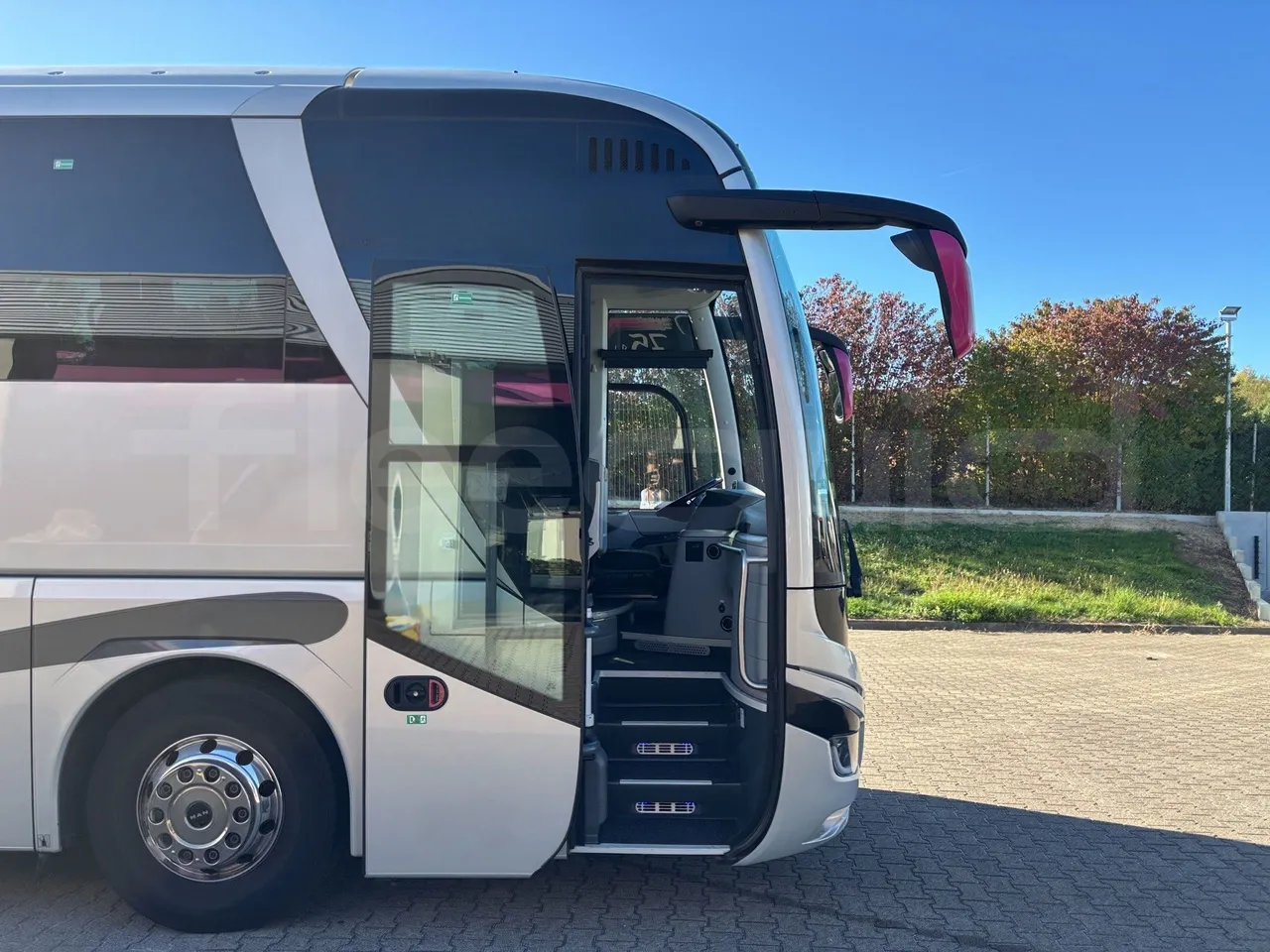 Man Lion's Coach - Front Door Open