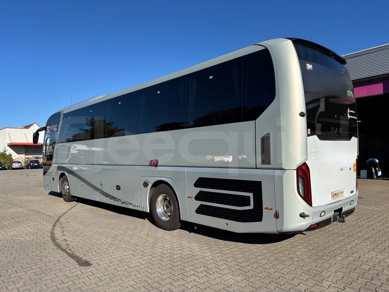 Man Lion's Coach - 3/4 Rear Left Side