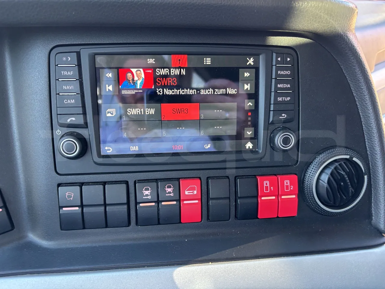 Man Lion's Coach - Radio
