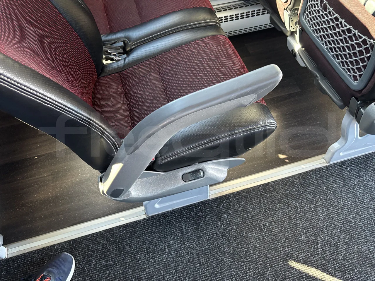 Man Lion's Coach - Armrest