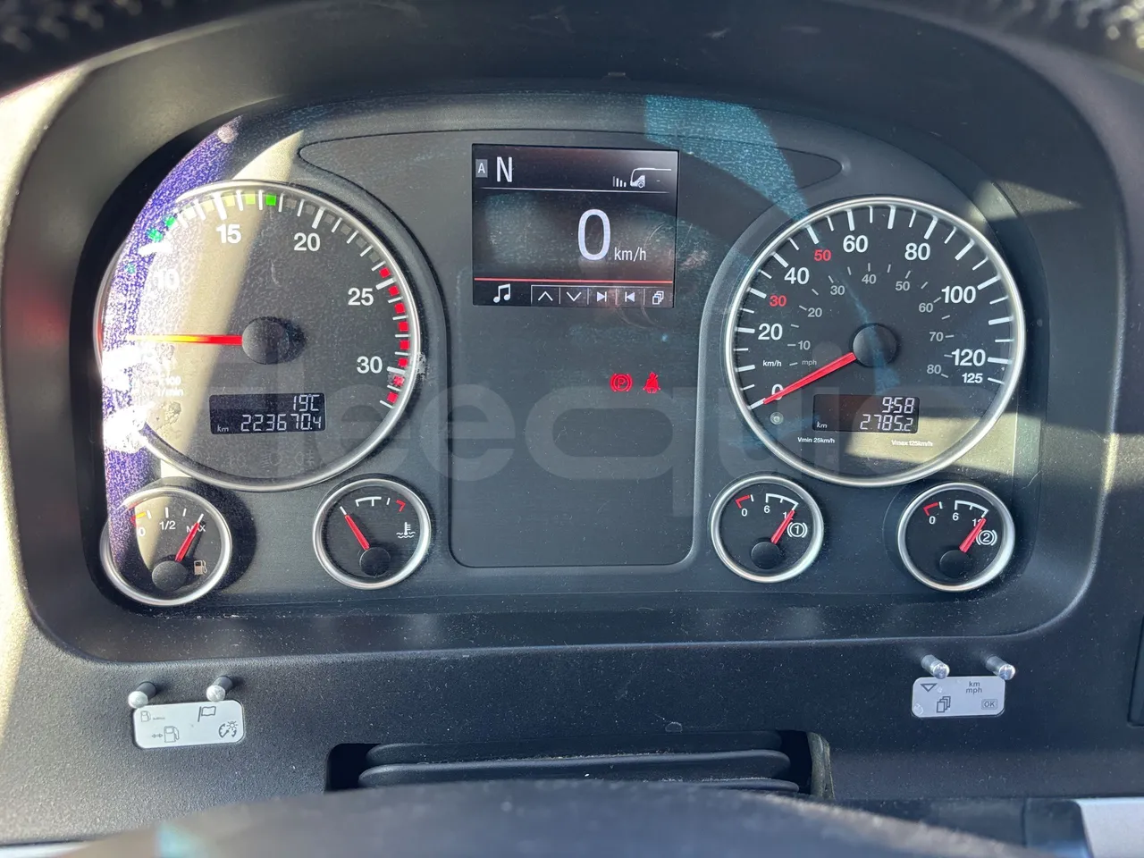 Man Lion's Coach - Dashboard Engine On