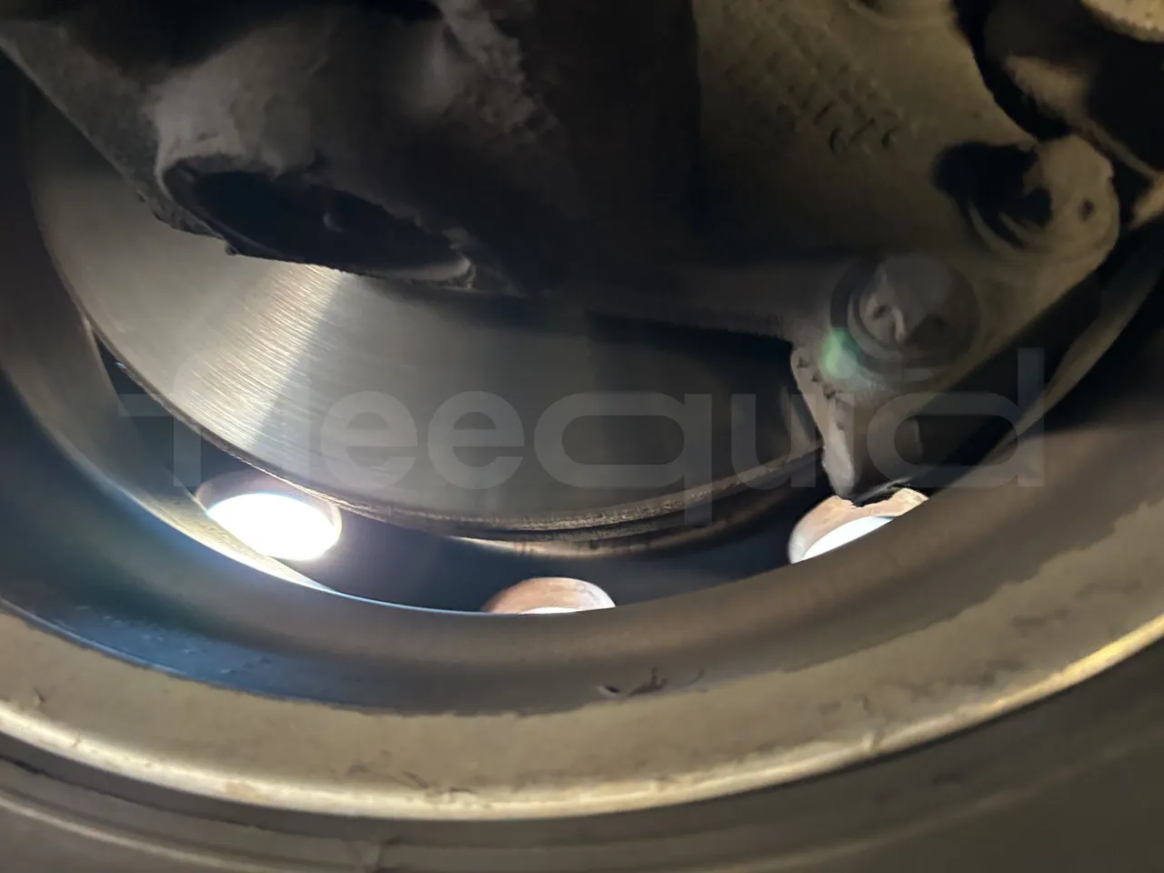 Man Lion's Coach - First Axle Discs Right Side
