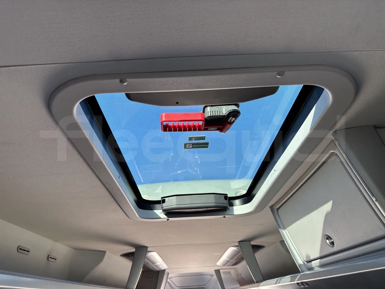 Man Lion's Coach - Roof Hatch 1