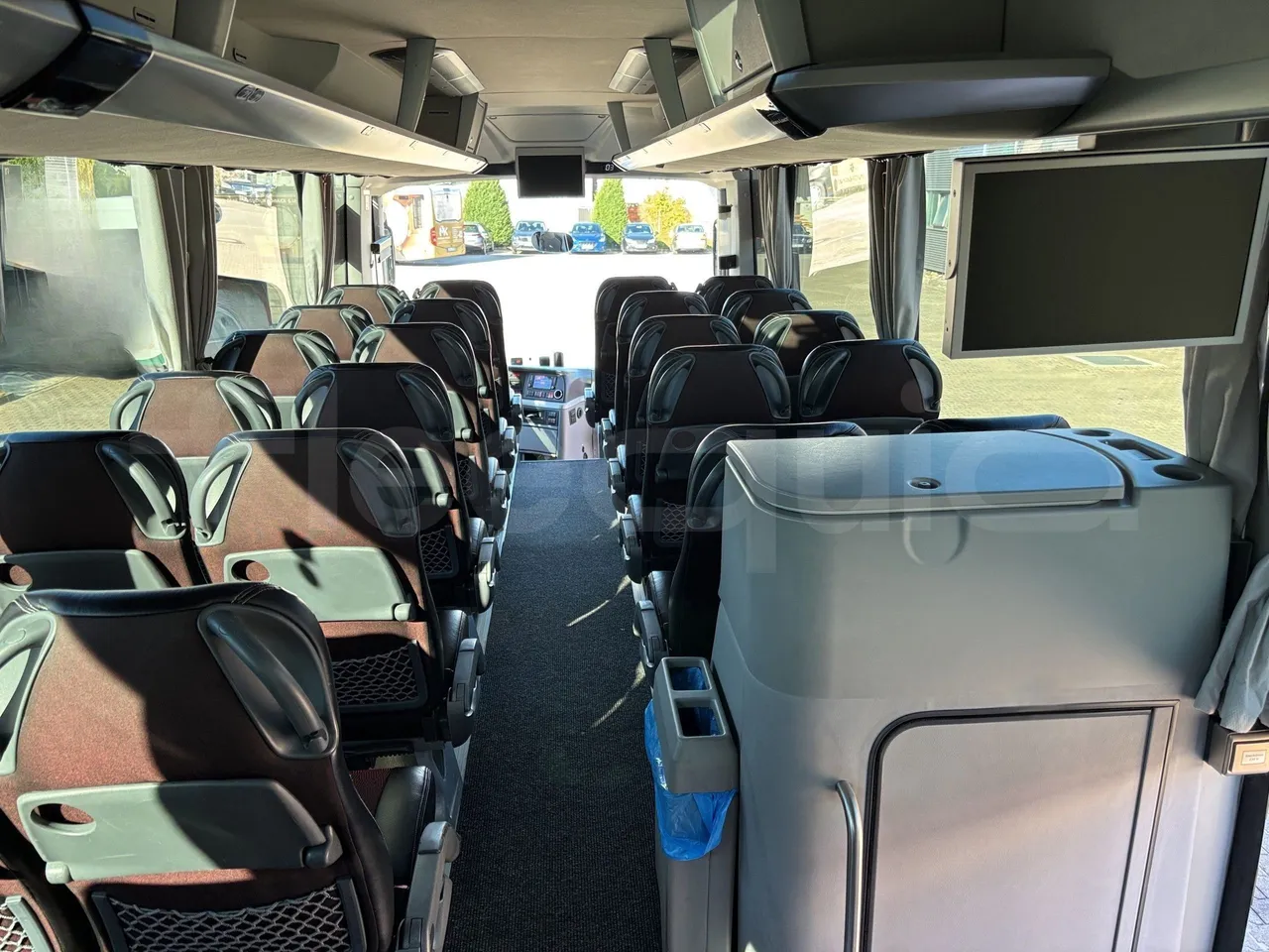 Man Lion's Coach - Forward Seats From Middle Position