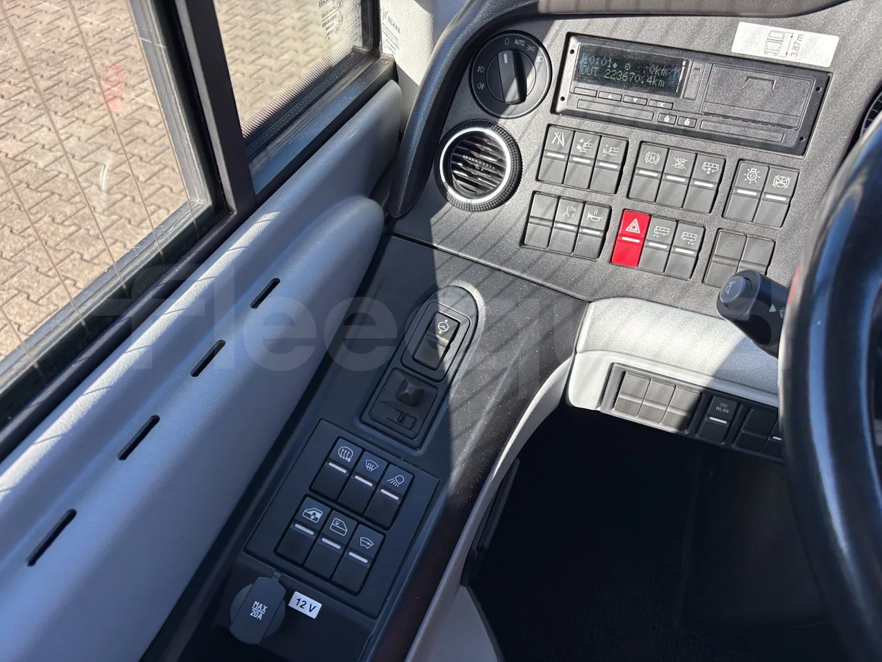 Man Lion's Coach - Onboard Device 3 Left Side