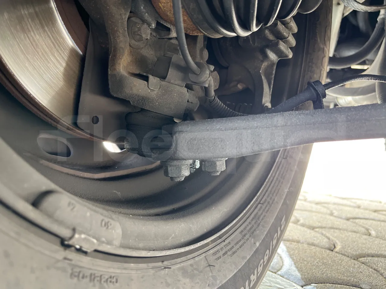 Opel Vivaro - B X83 -EUR6 -85kW -5.399m - front brake calipers left