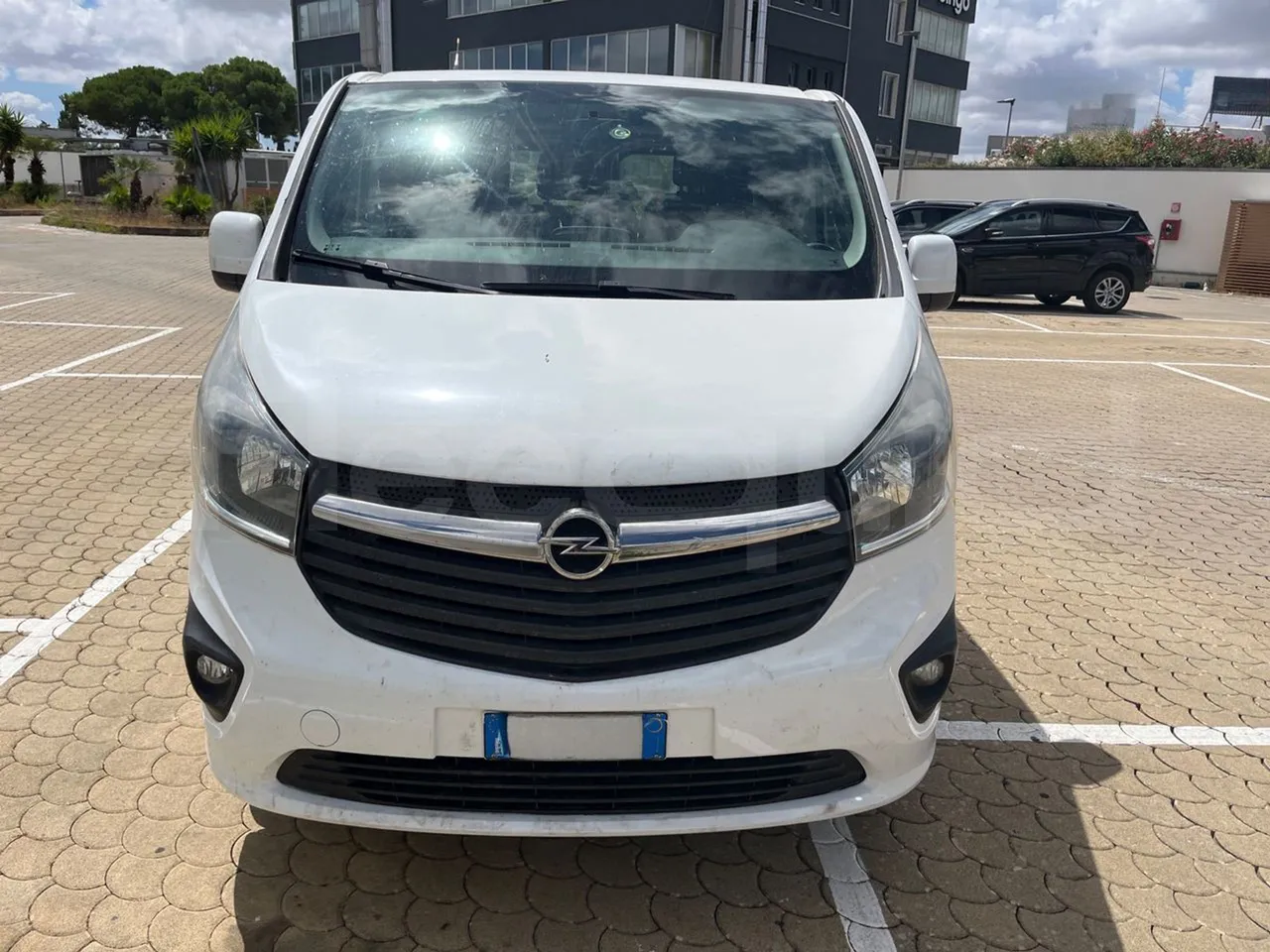 Opel Vivaro - B X83 -EUR6 -85kW -5.399m - front photo
