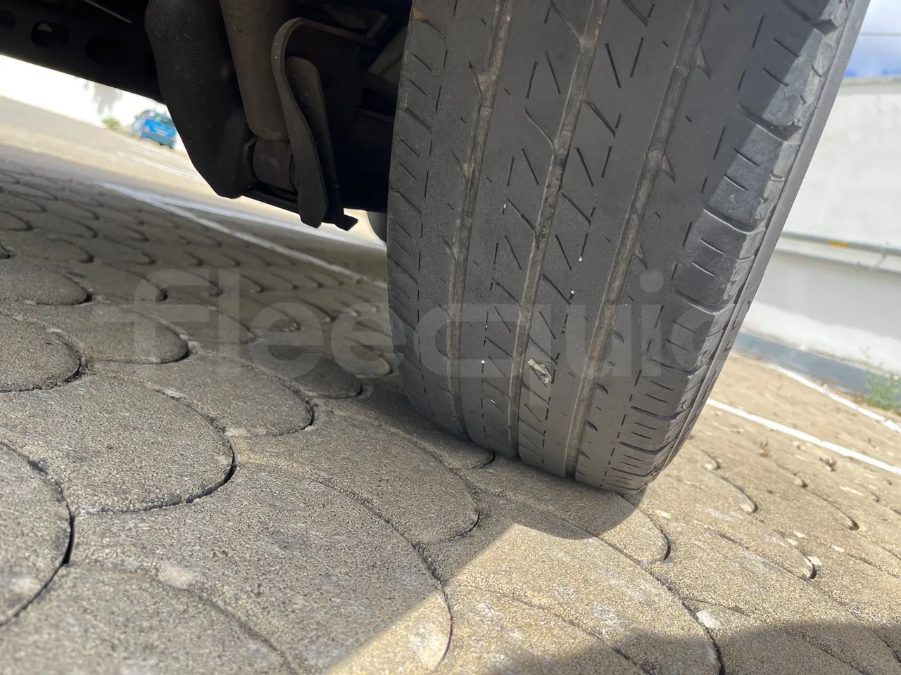 Opel Vivaro - B X83 -EUR6 -85kW -5.399m - tread condition second axle tires left