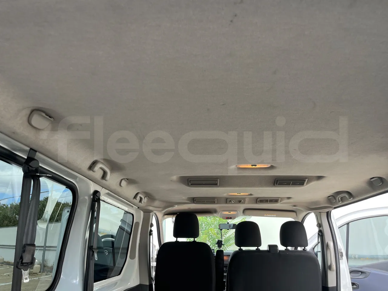 Opel Vivaro - B X83 -EUR6 -85kW -5.399m - overhead compartments photo