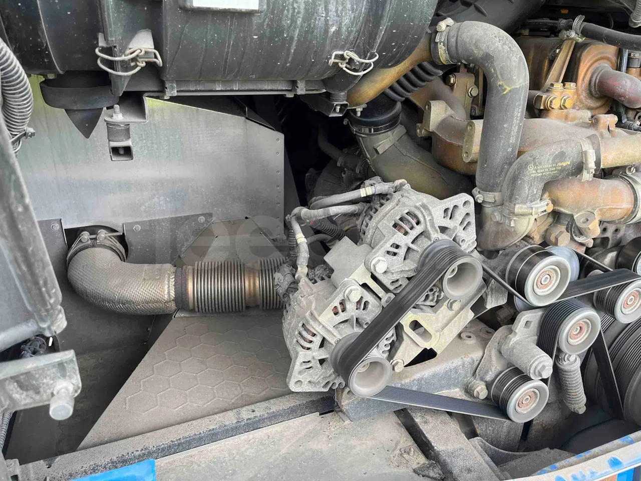 Mercedes-Benz Citaro O 530 LE - Euro 6 - 220 kW - 12.170 mt - air conditioning compressor