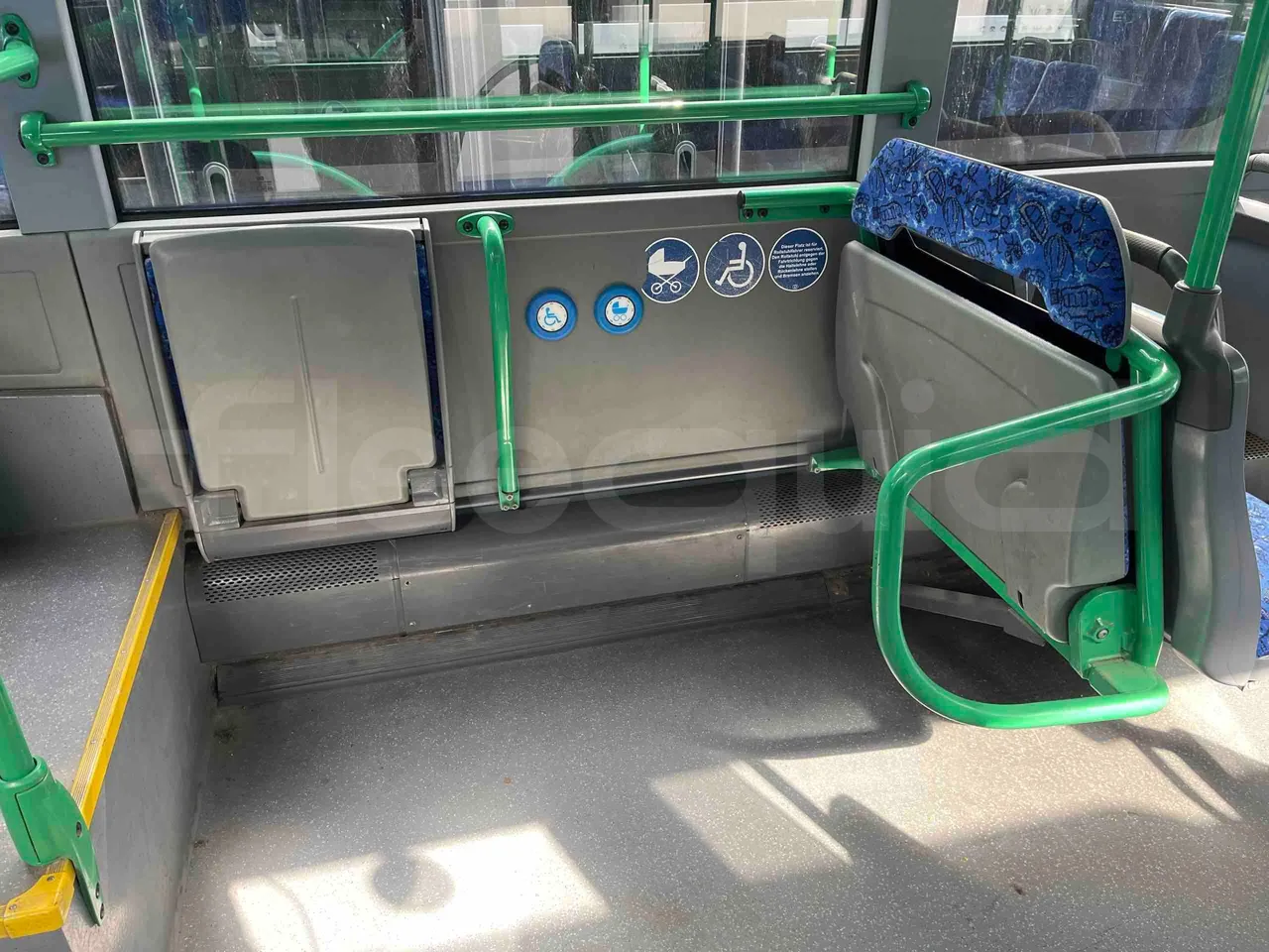 Mercedes-Benz Citaro O 530 LE - Euro 6 - 220 kW - 12.170 mt - disabled area photo