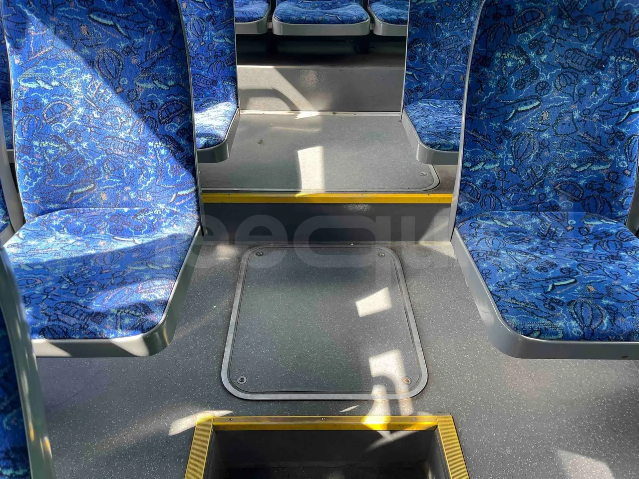 Mercedes-Benz Citaro O 530 LE - Euro 6 - 220 kW - 12.170 mt - floor hatches photo