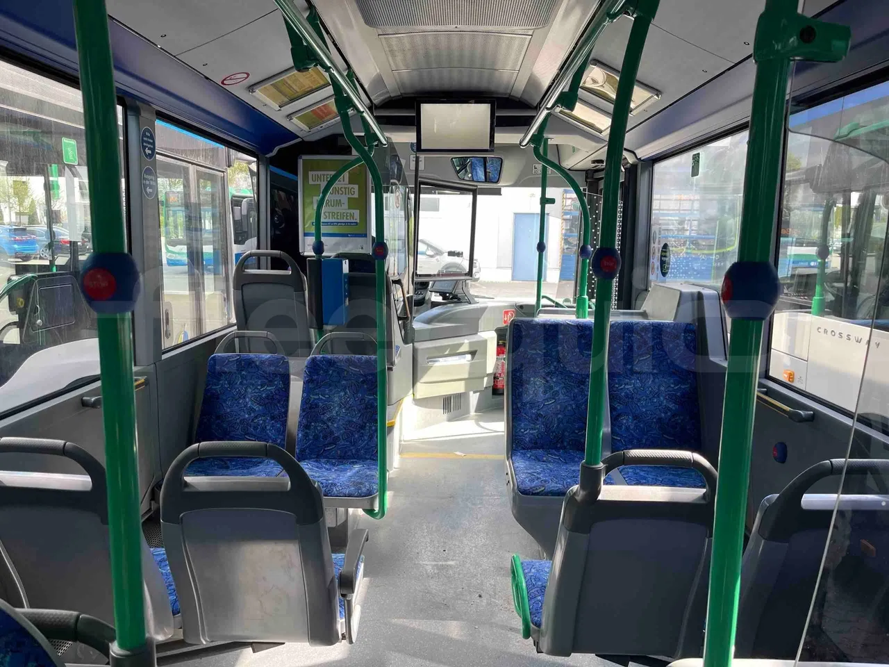 Mercedes-Benz Citaro O 530 LE - Euro 6 - 220 kW - 12.170 mt - forward view middle aisle