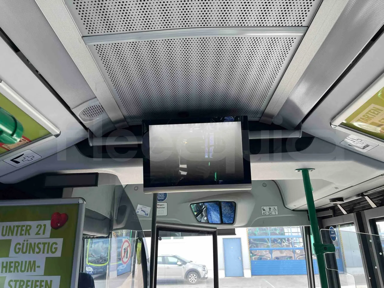 Mercedes-Benz Citaro O 530 LE - Euro 6 - 220 kW - 12.170 mt - monitor detail photo