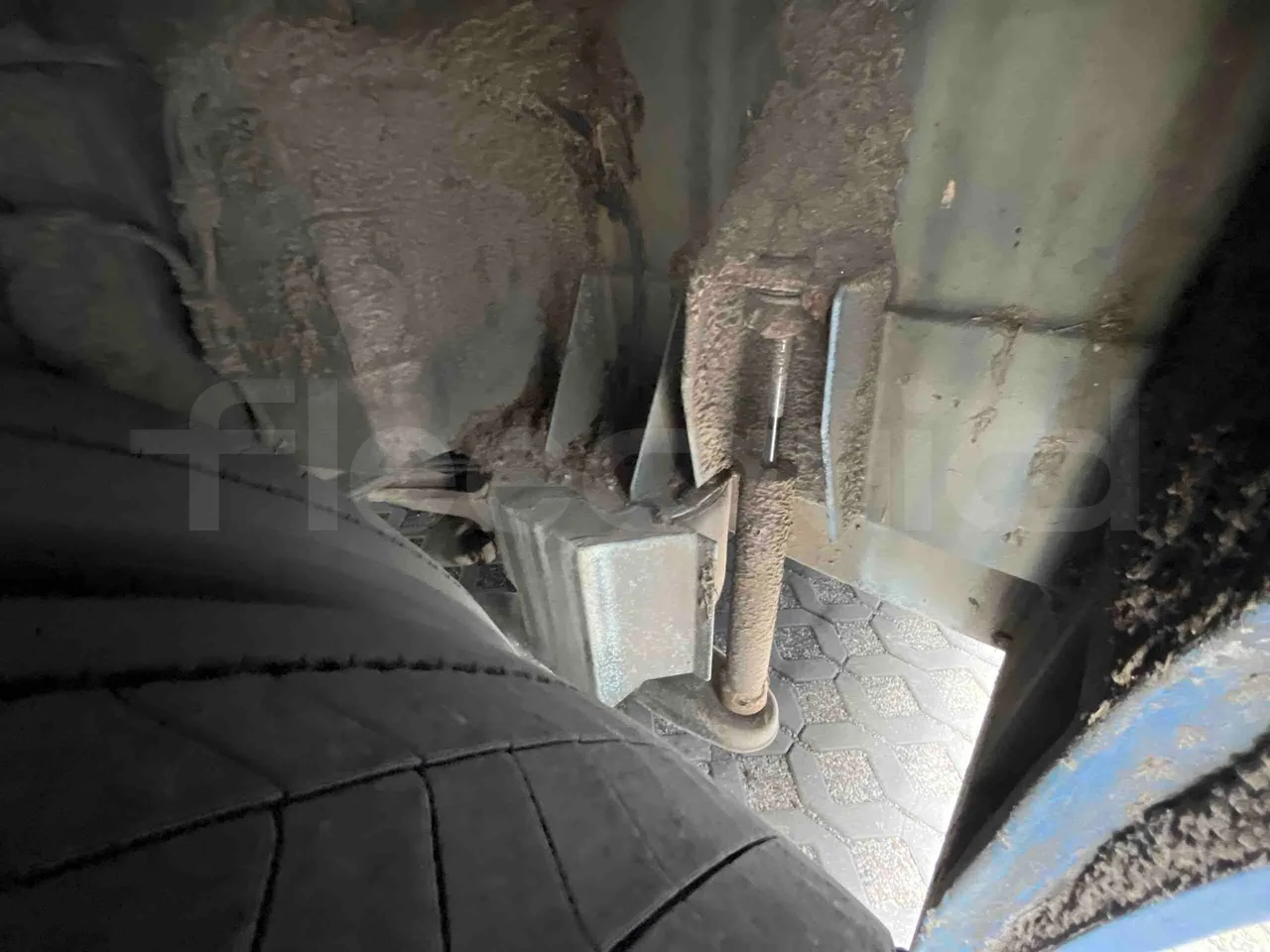 Mercedes-Benz Citaro O 530 LE - Euro 6 - 220 kW - 12.170 mt - axel 3 shock absorbers 1 right